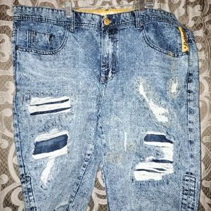 Bornfly jeans
